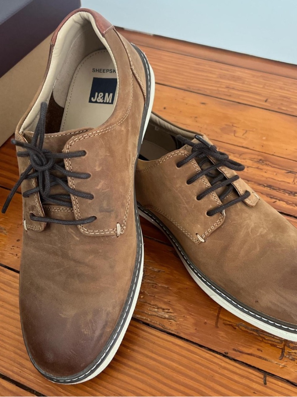 Johnston & Murphy Men’s Brown Leather Lace-Up Casual Dress Shoe